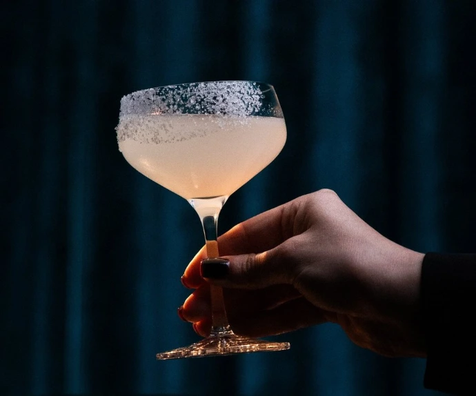 New Year's Eve at Brabohoeve in Schilde: a coupe of champagne in hand